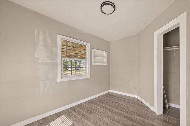 1221 Parkway Street, Baytown, TX 77520