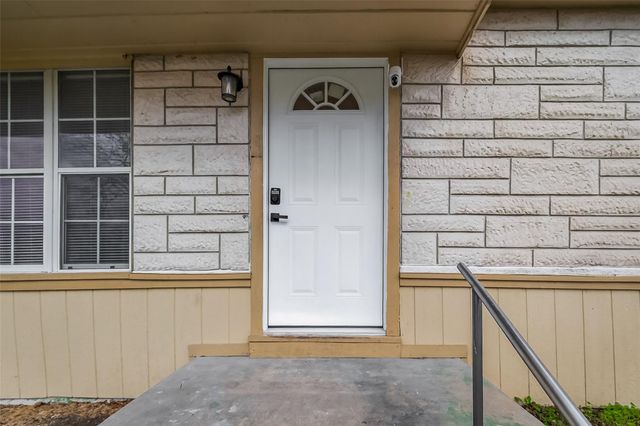 1221 Parkway Street, Baytown, TX 77520