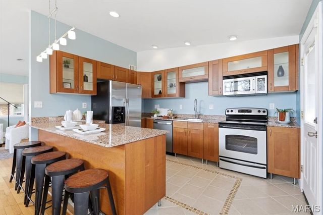 7827 Milan Avenue, University City, MO 63130