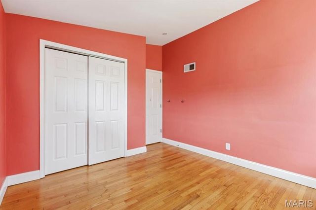 7827 Milan Avenue, University City, MO 63130