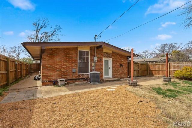 7827 Milan Avenue, University City, MO 63130