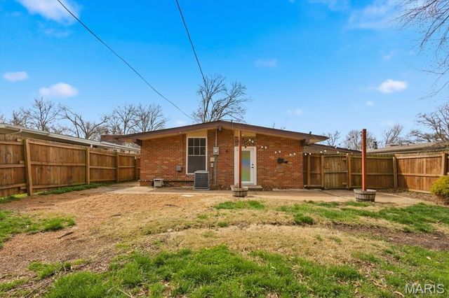 7827 Milan Avenue, University City, MO 63130