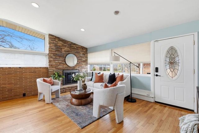 7827 Milan Avenue, University City, MO 63130