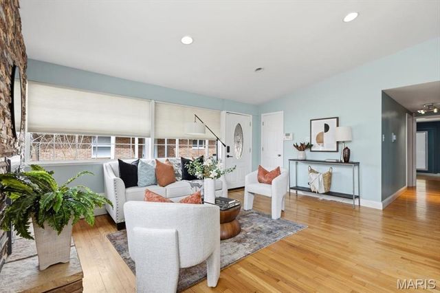 7827 Milan Avenue, University City, MO 63130