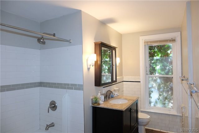 82 Fargo 5, Buffalo, NY 14201