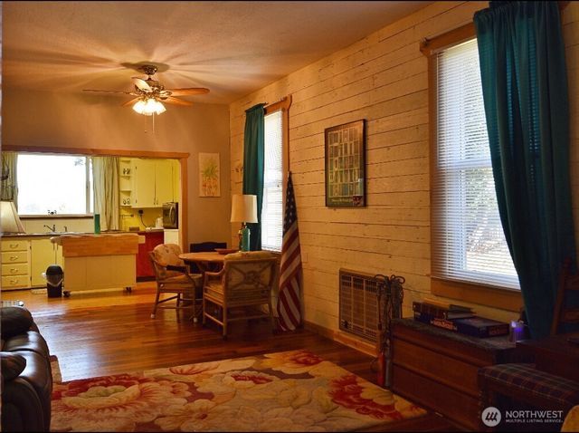 509 Second Street E, South Bend, WA 98586