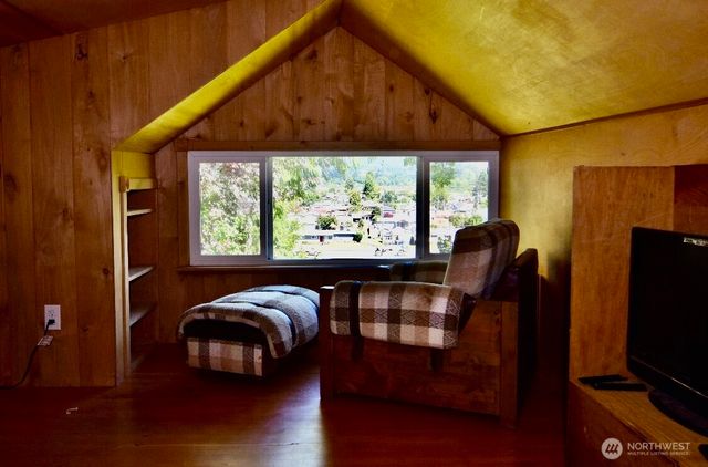 509 Second Street E, South Bend, WA 98586