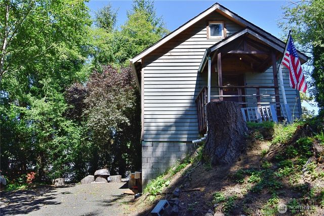 509 Second Street E, South Bend, WA 98586