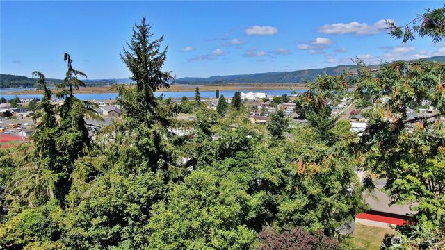 509 Second Street E, South Bend, WA 98586