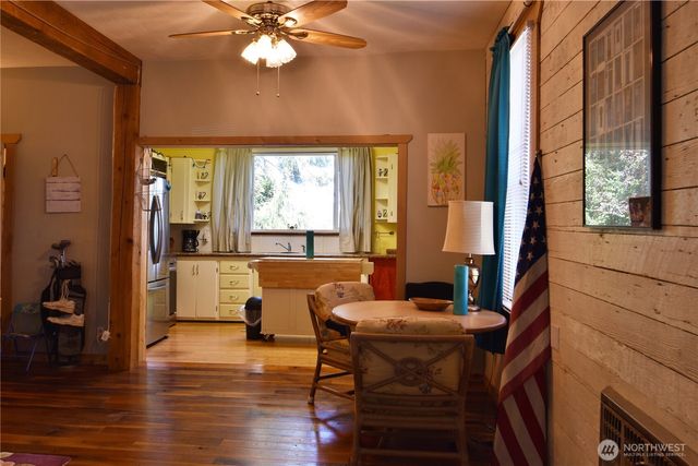 509 Second Street E, South Bend, WA 98586