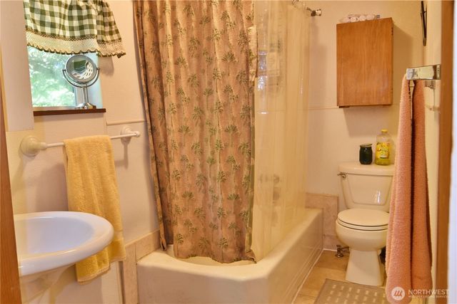 509 Second Street E, South Bend, WA 98586