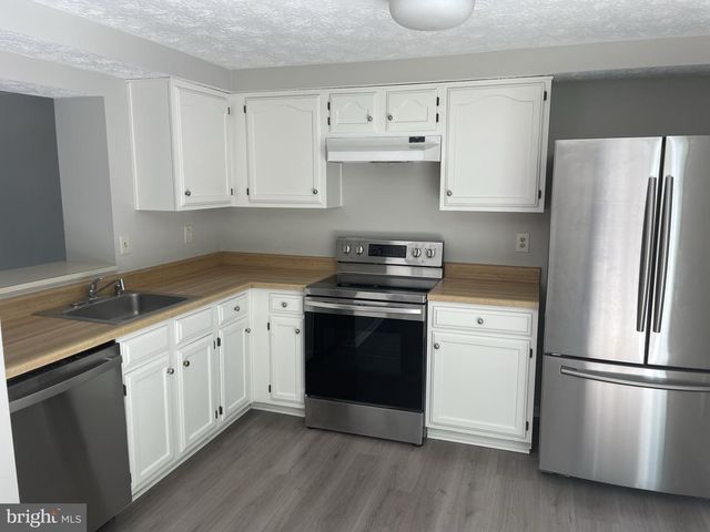 9412 CHIPPENHAM DR, Laurel, MD 20723