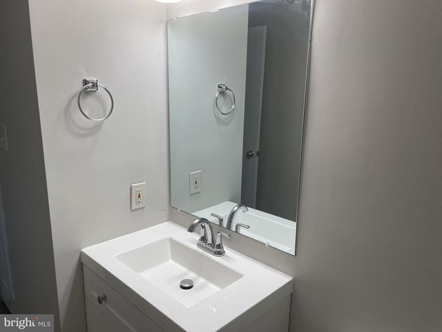 9412 CHIPPENHAM DR, Laurel, MD 20723