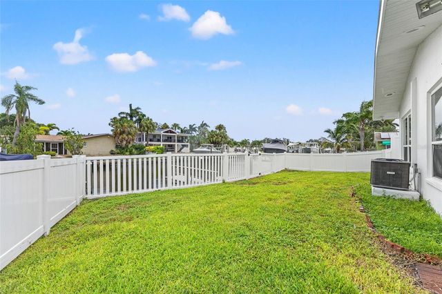 4000 14TH WAY NE, St Petersburg, FL 33703