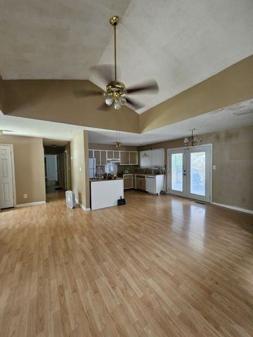 107 Oak Ct, Mount Juliet, TN 37122