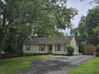 107 Oak Ct, Mount Juliet, TN 37122