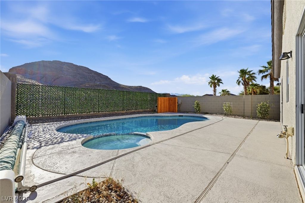 Image 4 of property listing at 83 Rock Run Street, Las Vegas, NV 89148