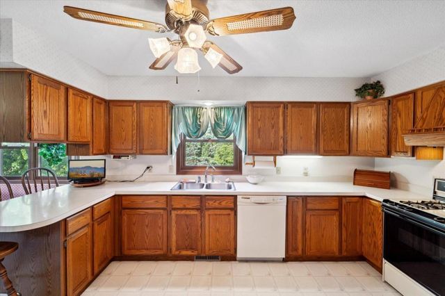 21156 Vernon Avenue, Credit River, MN 55372