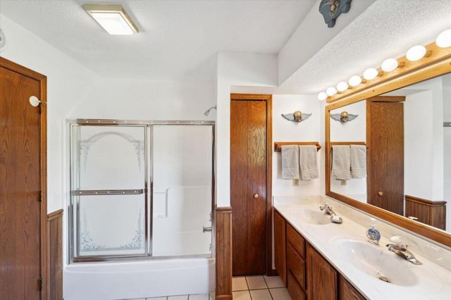 21156 Vernon Avenue, Credit River, MN 55372