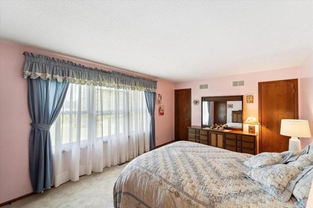 21156 Vernon Avenue, Credit River, MN 55372