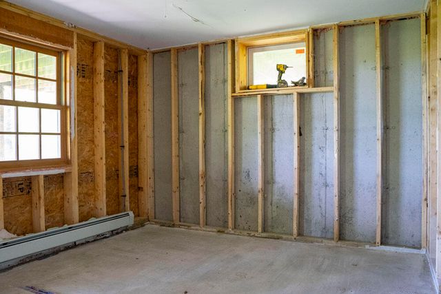 586 Reservoir Road, Peru, NY 12972