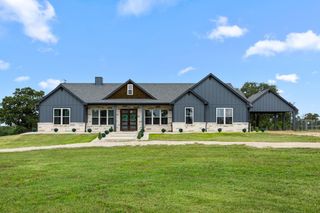 1507 Smith Rau Rd, Columbus, TX 78934