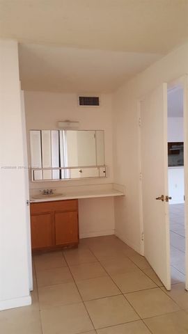 19701 SW 114th Avenue 266, Miami, FL 33157