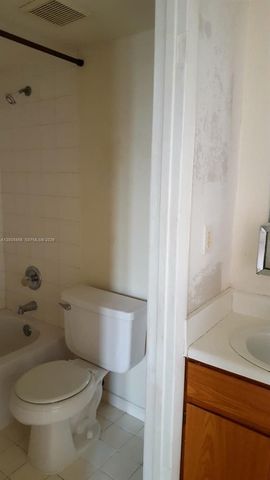 19701 SW 114th Avenue 266, Miami, FL 33157