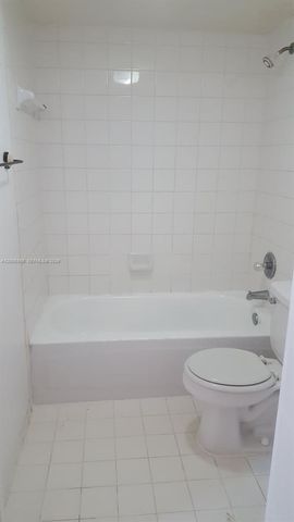 19701 SW 114th Avenue 266, Miami, FL 33157