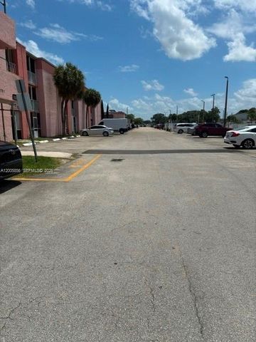 19701 SW 114th Avenue 266, Miami, FL 33157