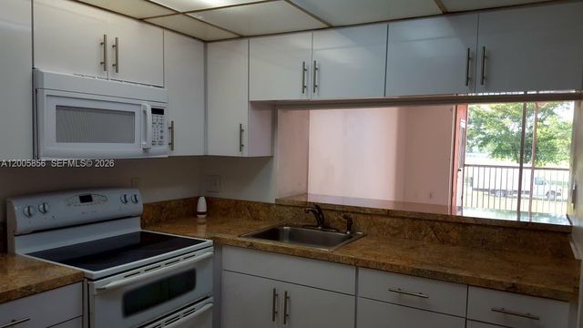 19701 SW 114th Avenue 266, Miami, FL 33157