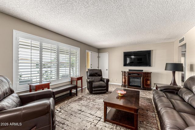 318 N 61ST Way, Mesa, AZ 85205