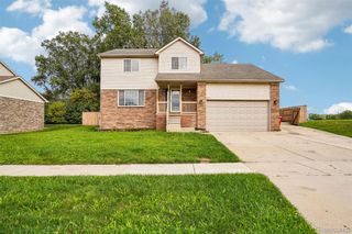 34310 Kentucky, Clinton Charter Township, MI 48035