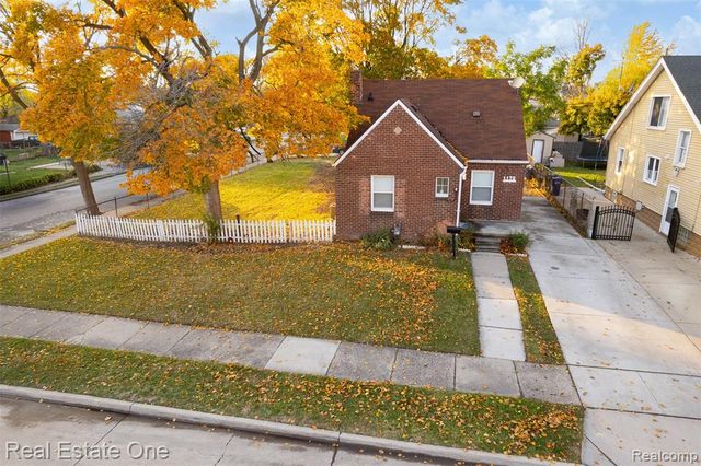 1178 Fort Park Boulevard, Lincoln Park, MI 48146