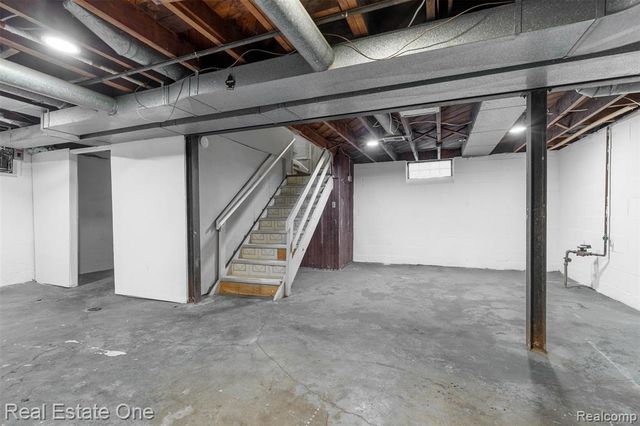 1178 Fort Park Boulevard, Lincoln Park, MI 48146