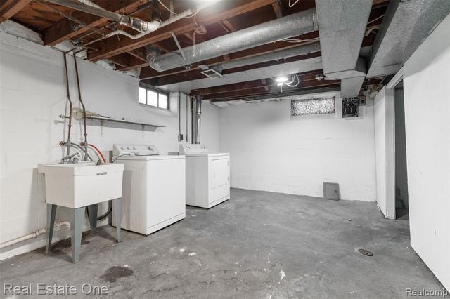 1178 Fort Park Boulevard, Lincoln Park, MI 48146