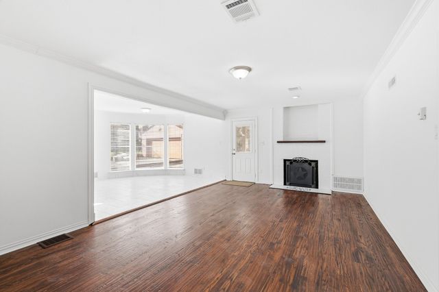 3013 Primrose Avenue, Fort Worth, TX 76111