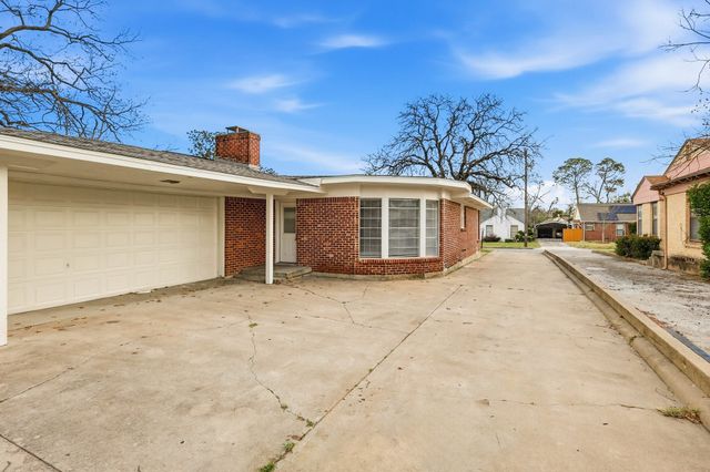 3013 Primrose Avenue, Fort Worth, TX 76111