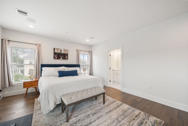 138 Neponset Ave 4, Boston, MA 02122