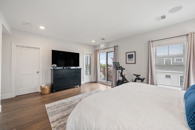 138 Neponset Ave 4, Boston, MA 02122