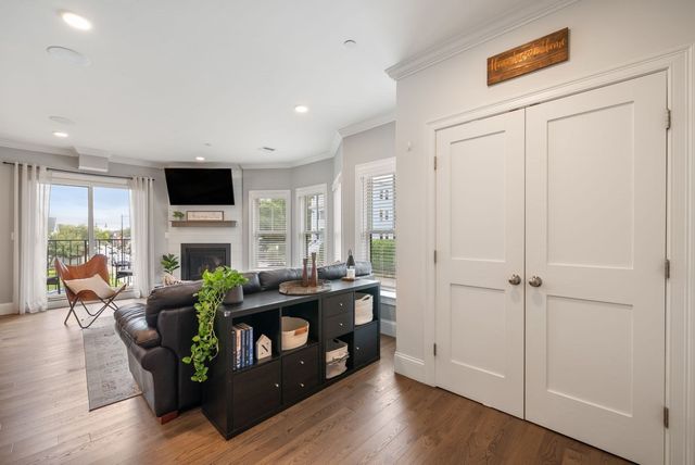 138 Neponset Ave 4, Boston, MA 02122