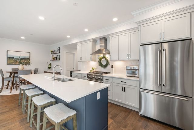 138 Neponset Ave 4, Boston, MA 02122