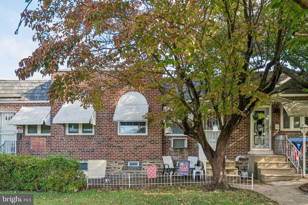 1635 E COMLY ST, PHILADELPHIA, PA 19149 — photo 2