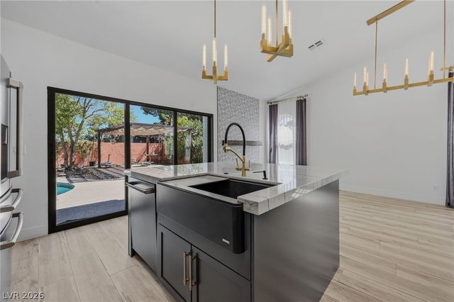 2112 Mission Peak Circle, Las Vegas, NV 89146