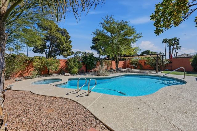 2112 Mission Peak Circle, Las Vegas, NV 89146