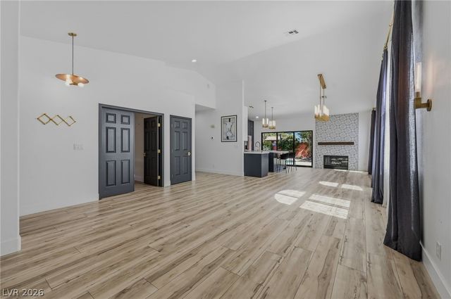 2112 Mission Peak Circle, Las Vegas, NV 89146