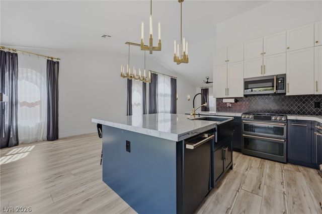 2112 Mission Peak Circle, Las Vegas, NV 89146