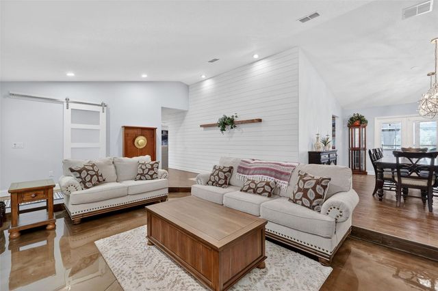 11241 EM EN EL GROVE ROAD, Leesburg, FL 34788