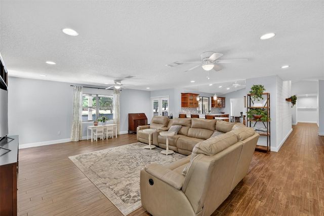 11241 EM EN EL GROVE ROAD, Leesburg, FL 34788