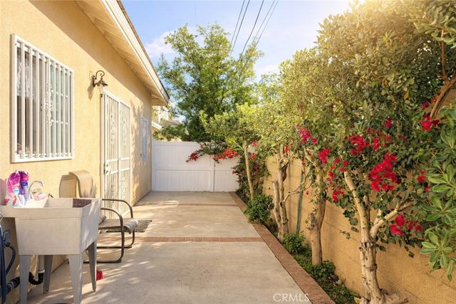 5223 Sereno Dr, Temple City, CA 91780